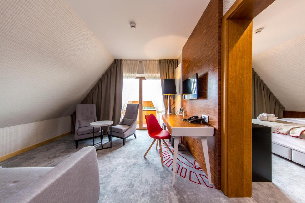 Hotel Kopieniec Fizjo- Med & Spa มูชองค์ชิคแล ภายนอก รูปภาพ